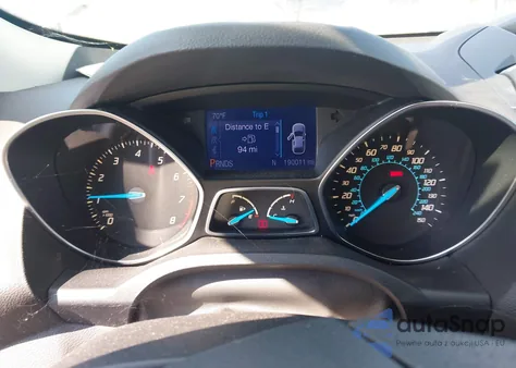 2013 Ford Escape S z USA, uszkodzony, nr VIN 1FMCU0F71DUB09745